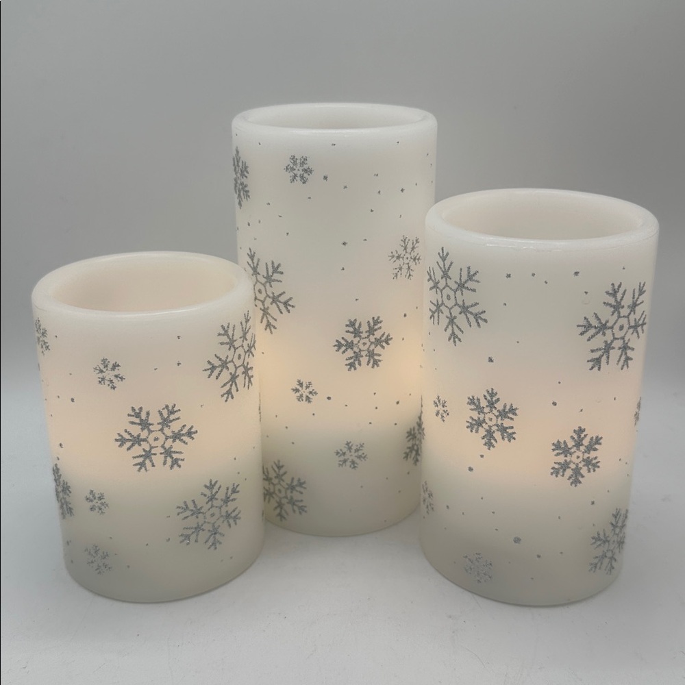 Three white with silver snowflakes flameless flickering candles - Picture 3 of 4